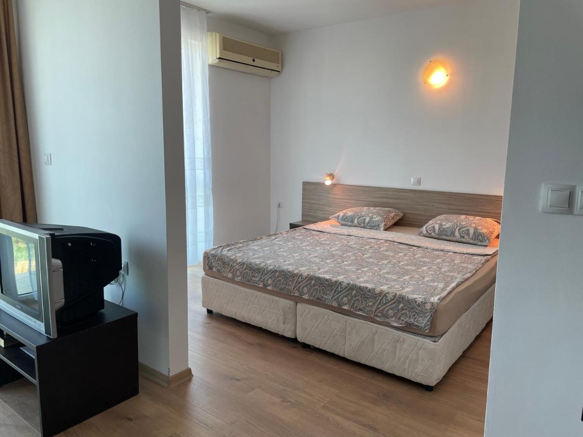 Апартамент В Сарафово Apartment Burgas Exterior photo